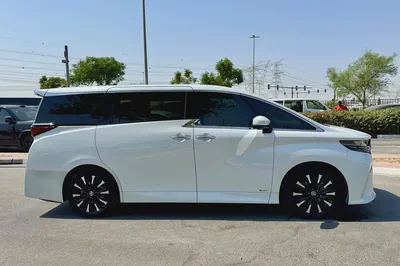 Toyota Alphard 2023 Executive Lounge Luxury MPV-6
