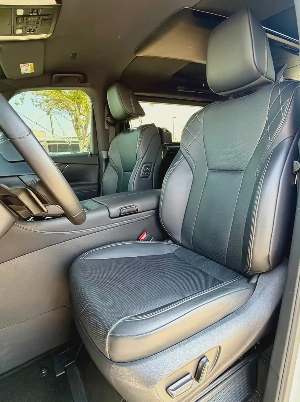 Toyota Alphard 2023 Executive Lounge Luxury MPV-11-11