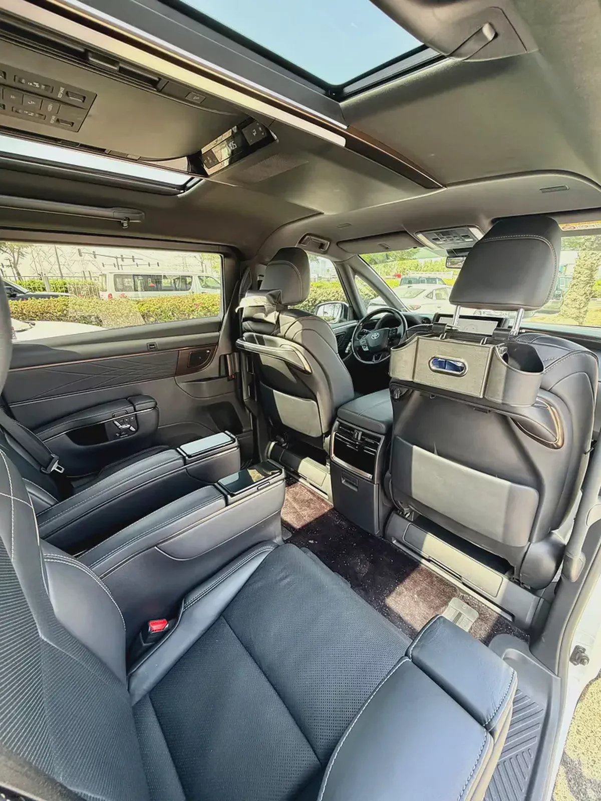 Toyota Alphard 2023 Executive Lounge Luxury MPV-13-13