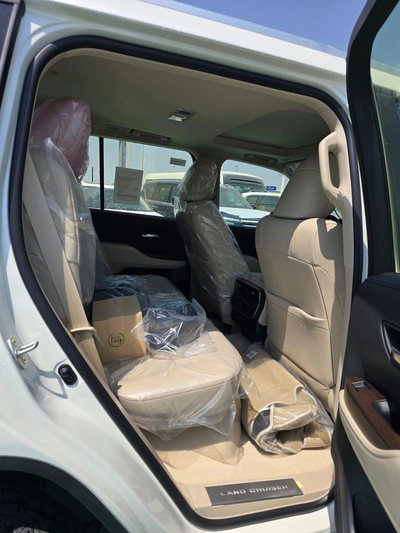 2026 Toyota Land Cruiser LC300 GXR 4.0L White-7