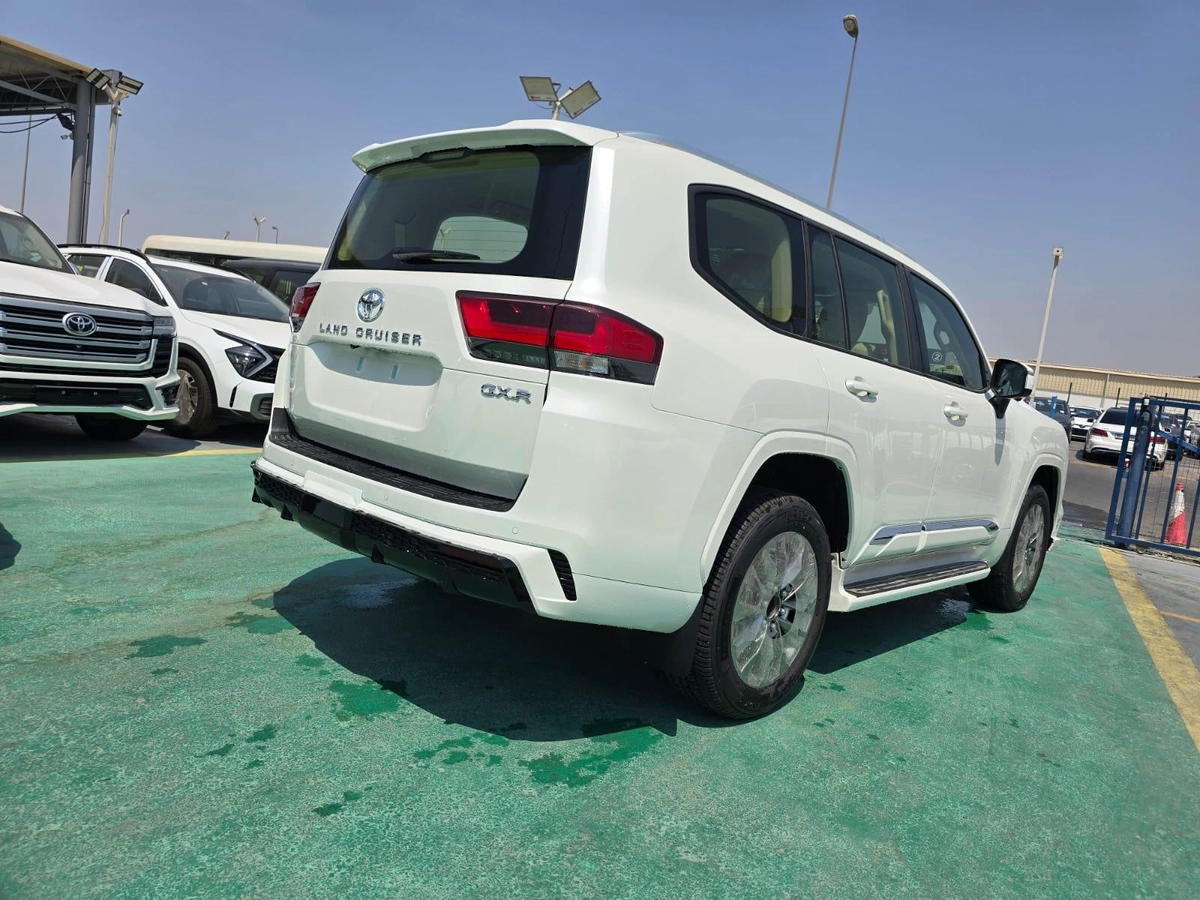 2026 Toyota Land Cruiser LC300 GXR 4.0L White-5-5
