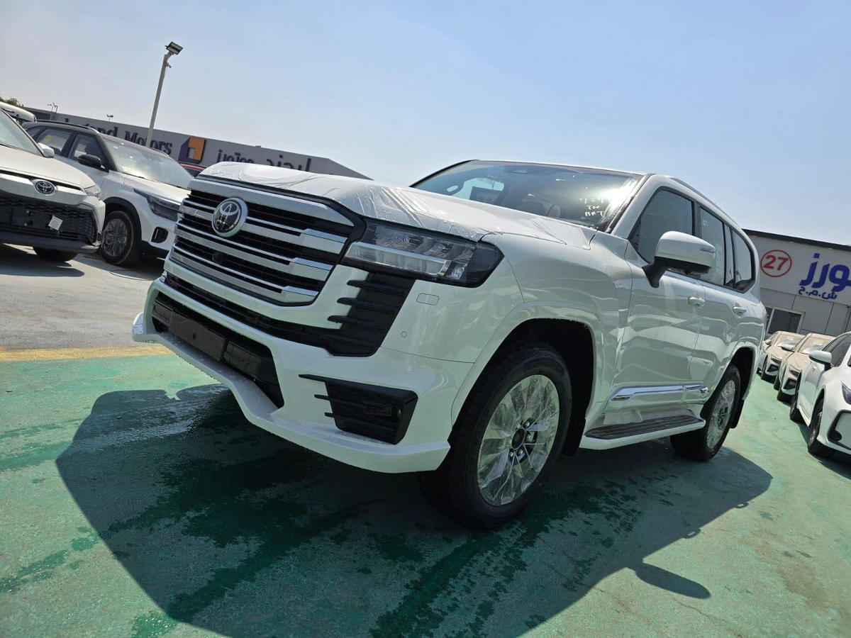 2026 Toyota Land Cruiser LC300 GXR 4.0L White