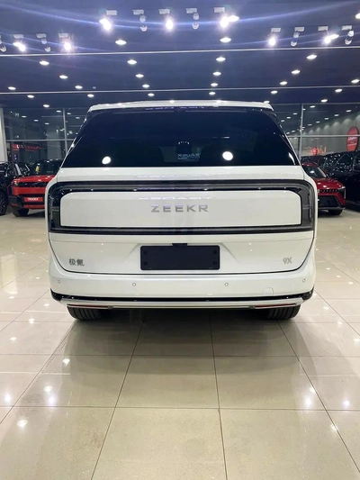 Zeekr 9 Luxury-4