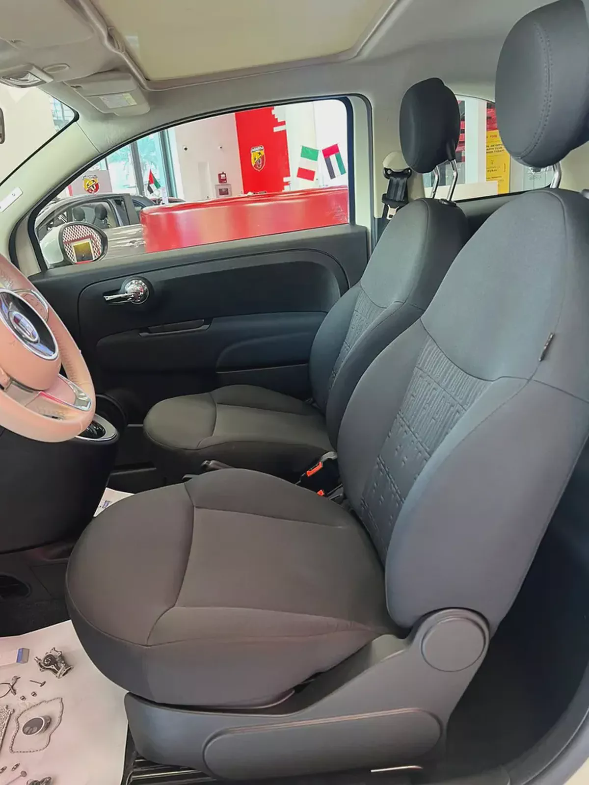 Fiat 500 Dolce Vita Hatchback 1.4L																				2024 Gelato White Fiat 500-7-7