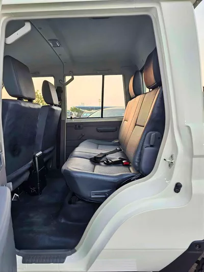 Toyota Land Cruiser Pick Up LC79 / DOUBLE CABIN / LEATHER SEATS / 4.2L V6 DIESEL M/T /4WD (CODE# LCPDD6A)-7