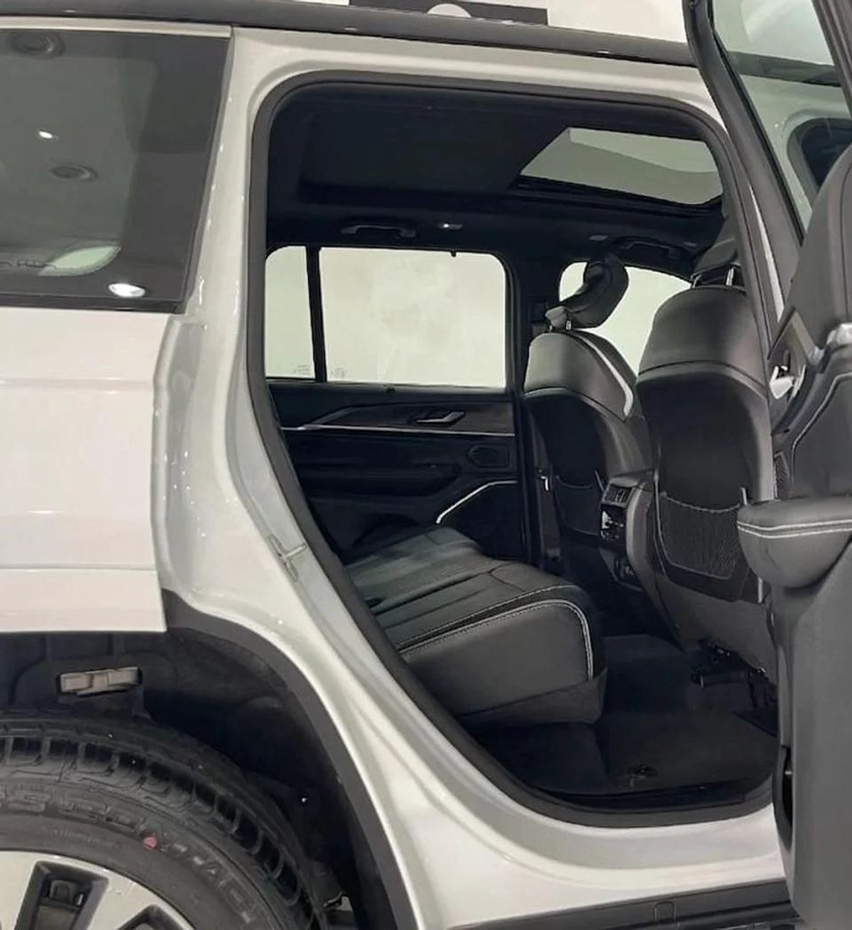 Jeep Grand Cherokee OVERLAND 3.6L V6