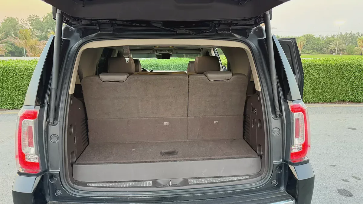 GMC Yukon Denali 2015 GCC Specs in Excellent Condition-13-13