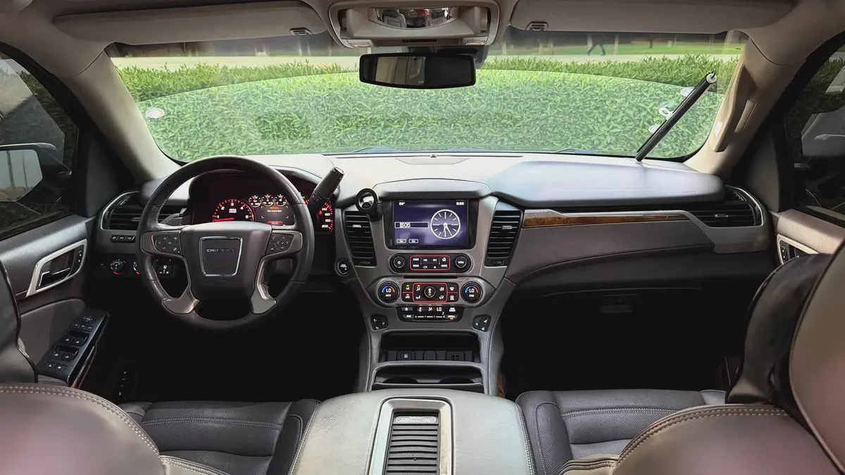GMC Yukon Denali 2015 GCC Specs in Excellent Condition-16-16
