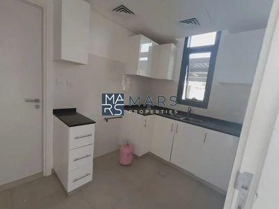 Luxurious 3 bedroom villa available for rent in nasma residence-19