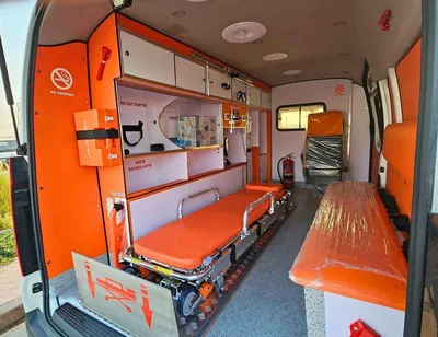 Toyota Hiace GL 3.5L DX HIGHROOF / V6 PETROL, A/T, EMERGENCY MEDICAL AMBULANCE / CODE#AMBULANCE-15