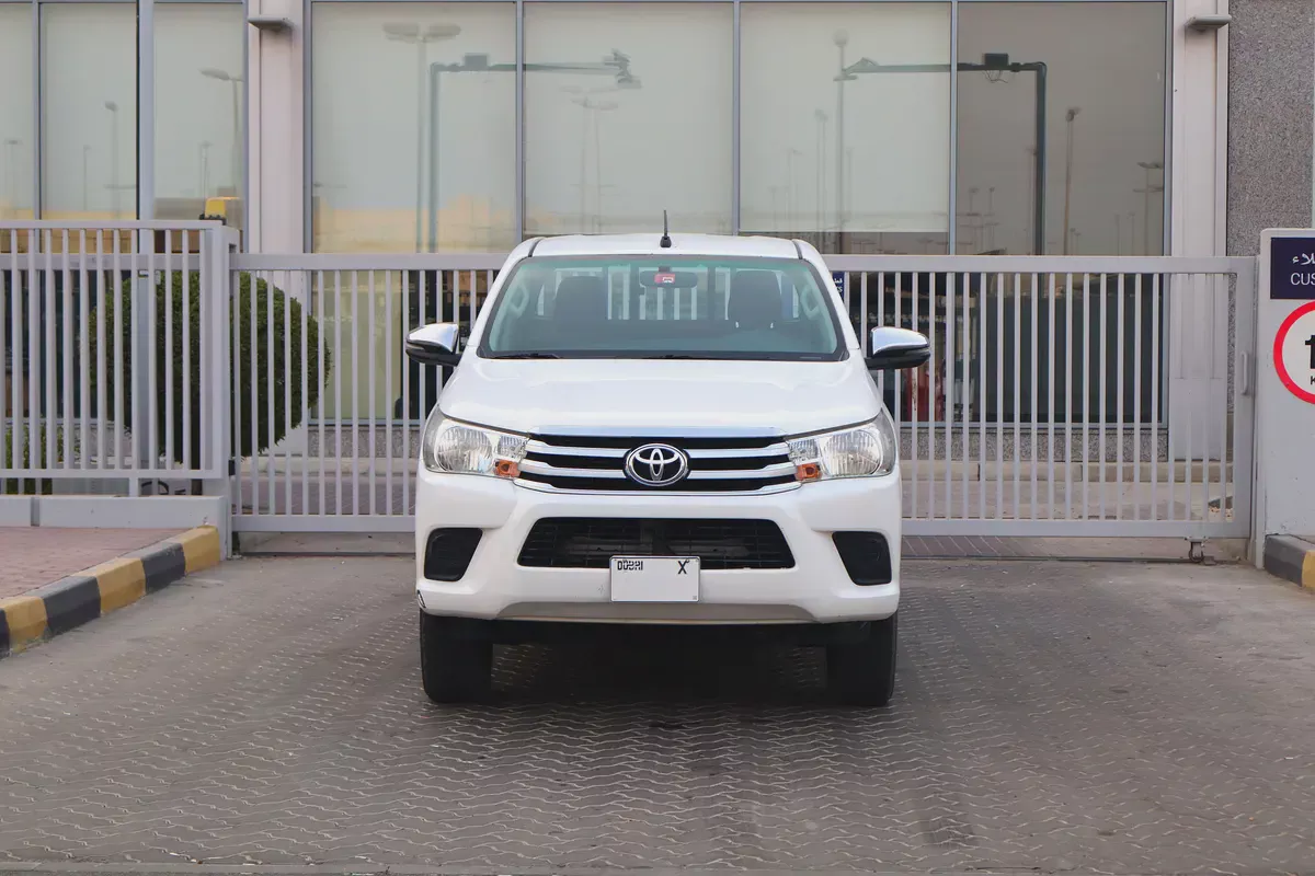 Toyota Hilux Double Cab 4x4 Petrol | 2021 GCC Specs-2-2