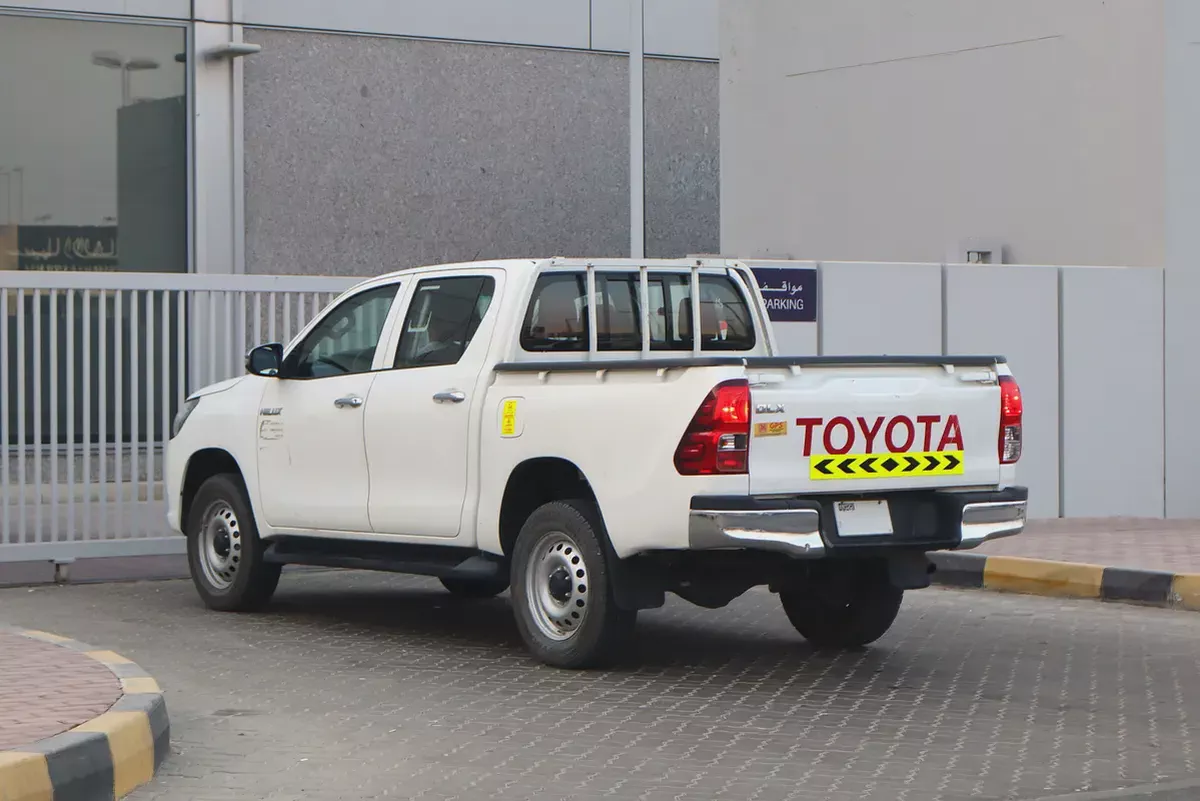 Toyota Hilux Double Cab 4x4 Petrol | 2021 GCC Specs-7-7