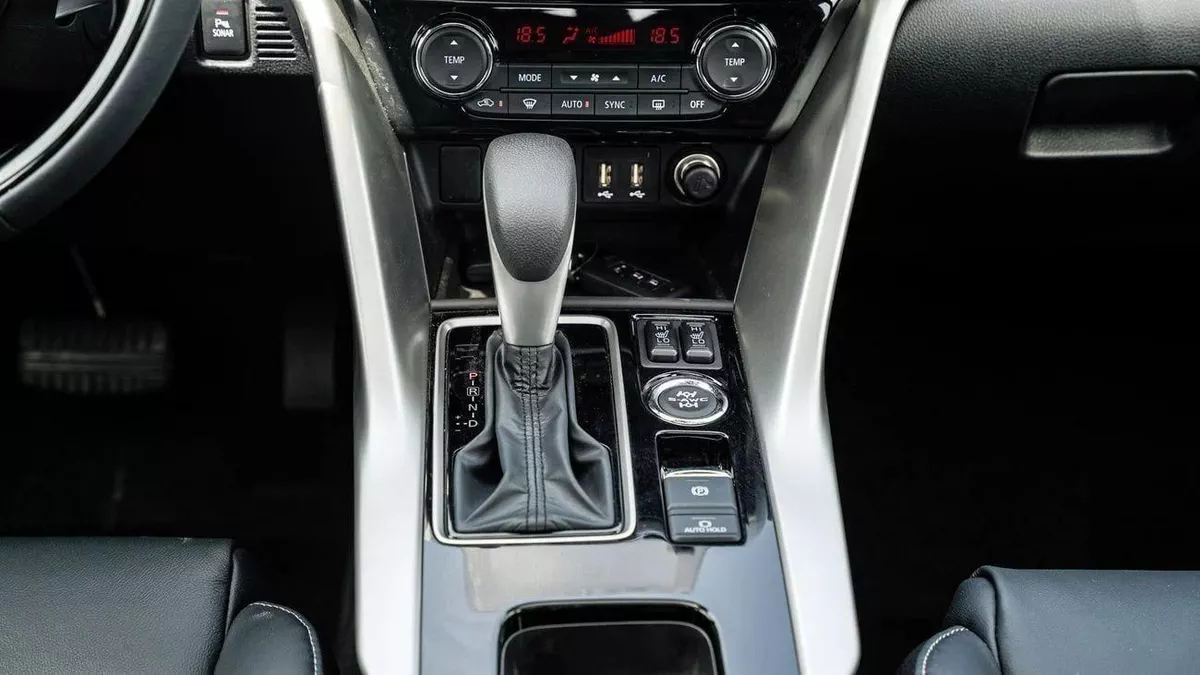Mitsubishi Eclipse Cross GLS HIGH LINE Brand New 2026 Mitsubishi Eclipse Cross GLS 4WD GCC-10-10