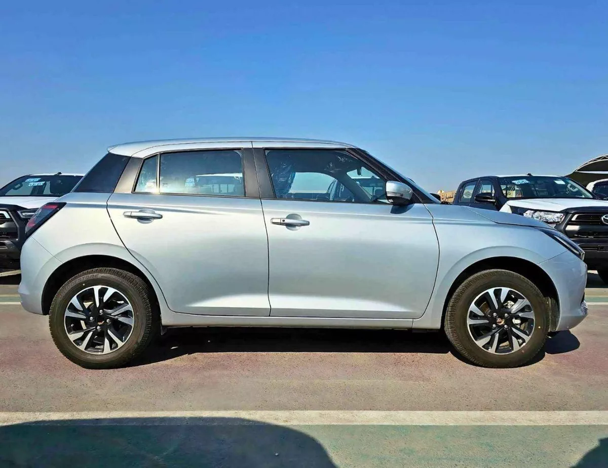 Suzuki Swift GLX SUZUKI SWIFT GLX HYBRID || RADAR PETROL AT 1.2L V4 (CODE # SWGLXFOH) SILVER 2026-1-0
