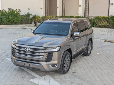 TOYOTA LAND CRUISER 2013 FACELIFTED 2025 WITH INTERIOR AND EXTERIOR GCC V6 4.0L-1