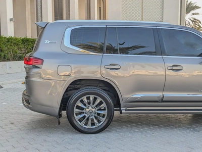 TOYOTA LAND CRUISER 2013 FACELIFTED 2025 WITH INTERIOR AND EXTERIOR GCC V6 4.0L-12