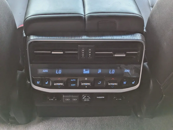 TOYOTA LAND CRUISER 2013 FACELIFTED 2025 WITH INTERIOR AND EXTERIOR GCC V6 4.0L