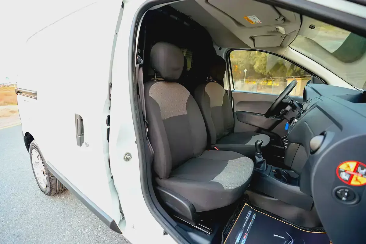 Renault Dokker Delivery Van | GCC Specs | Ref#R32766-9-9
