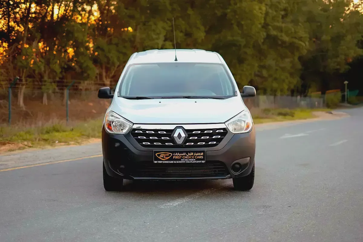 Renault Dokker Delivery Van | GCC Specs | Ref#R32766-4-4