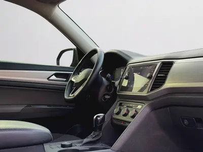 AED 920 P.M | 0% DOWN | VW TERAMONT COMFORTLINE | 7-SEATER | V6 AWD | 2022 GCC-11