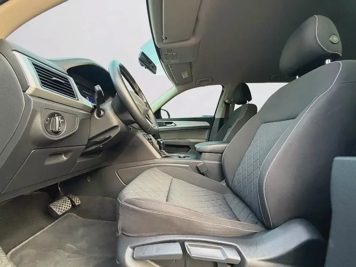 AED 920 P.M | 0% DOWN | VW TERAMONT COMFORTLINE | 7-SEATER | V6 AWD | 2022 GCC-16-16