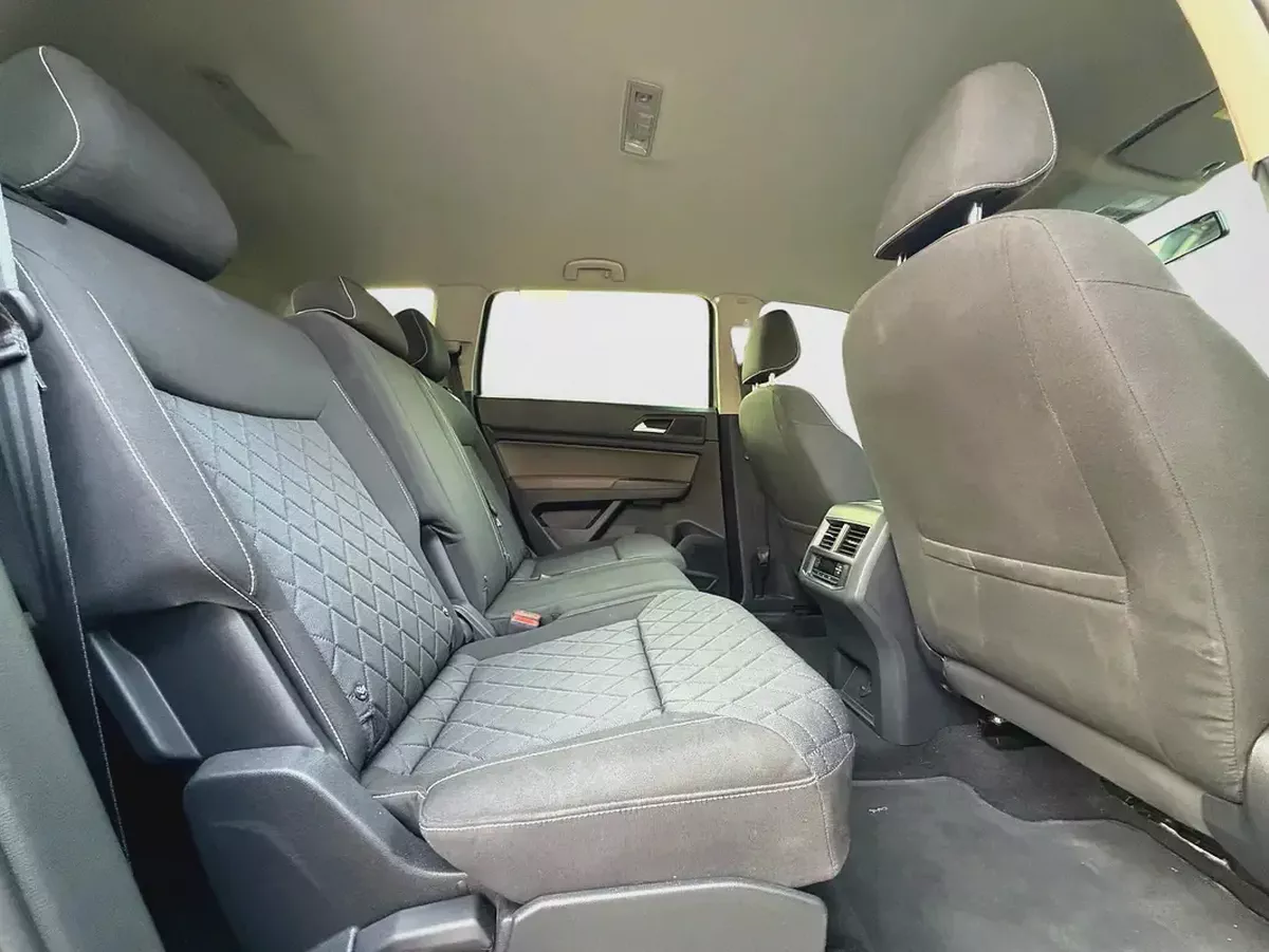 AED 920 P.M | 0% DOWN | VW TERAMONT COMFORTLINE | 7-SEATER | V6 AWD | 2022 GCC-17-17