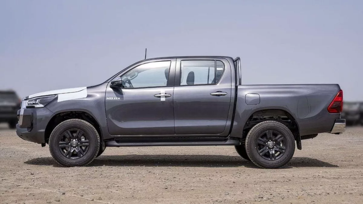 Toyota Hilux SGLX Toyota Hilux Sr5 2.4L Diesel 2024 full option for export only-4-0