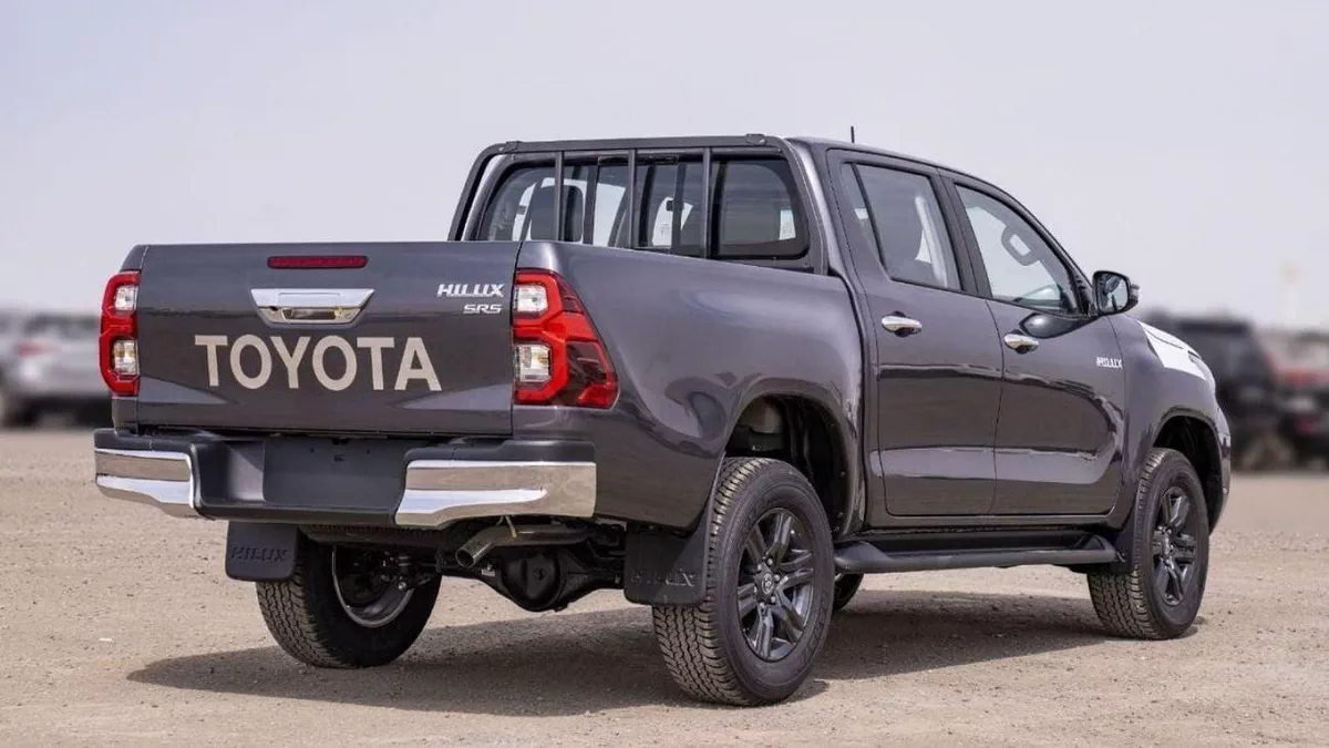 Toyota Hilux SGLX Toyota Hilux Sr5 2.4L Diesel 2024 full option for export only-7-0