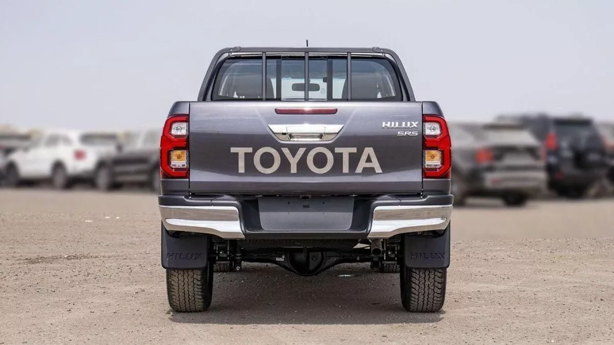 Toyota Hilux SGLX Toyota Hilux Sr5 2.4L Diesel 2024 full option for export only-8-0
