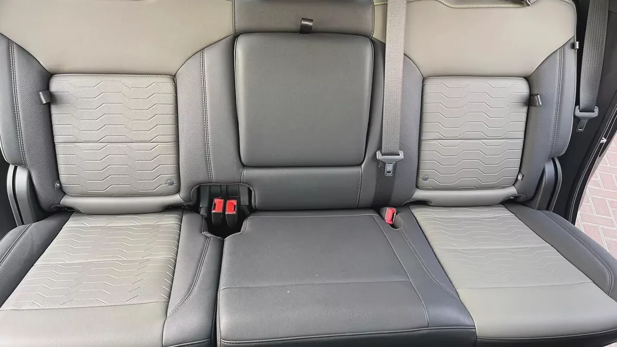 2022 Chevrolet Silverado 1500 ZR2 GCC Specs | Off-Road Ready Under Warranty Service History Company-17-17