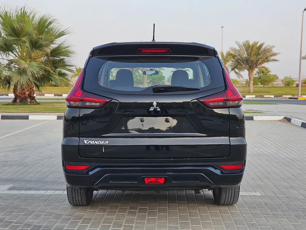 Xpander 2022 GCC Low KM Premium Condition With Navigation Avalible on Bank Finance-17-17