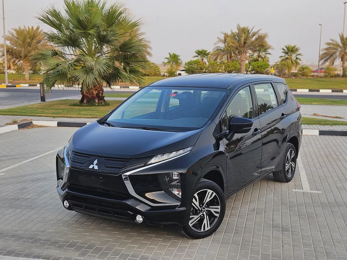 Xpander 2022 GCC Low KM Premium Condition With Navigation Avalible on Bank Finance-2-2