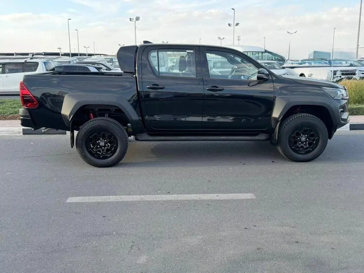 Toyota Hilux ADVENTURE Hilux GR sport 2.8L diesel 2026 full option-3-0
