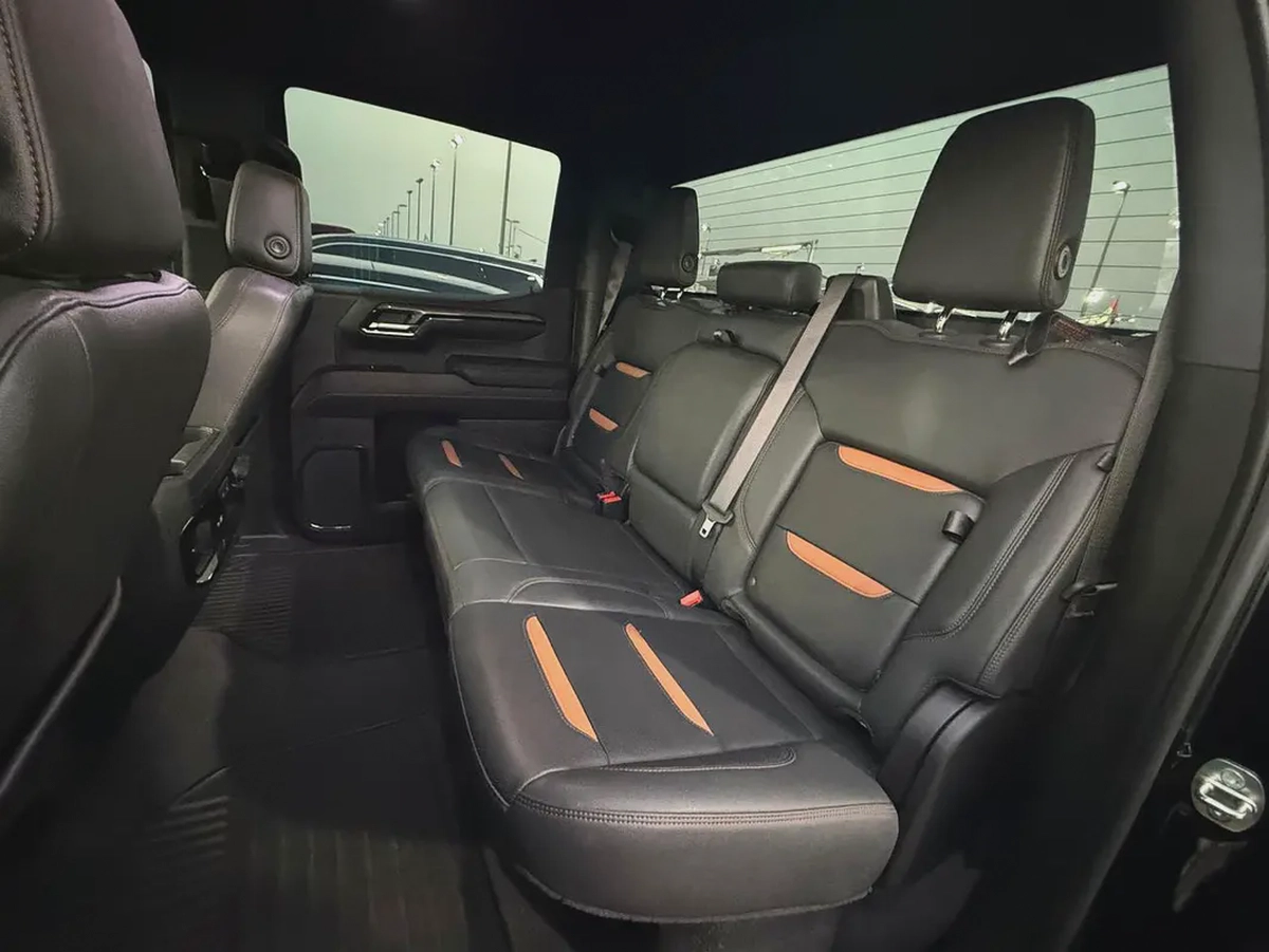 GMC Sierra AT4 2023 V8 6.2L | GCC Specs | original paint