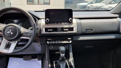 Mitsubishi L200-5