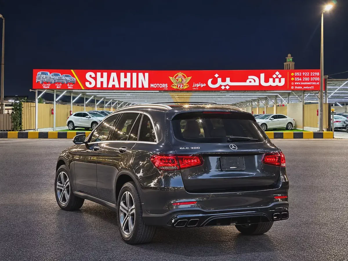 Mercedes GLC 300 model 2022 excellent condition-3-3