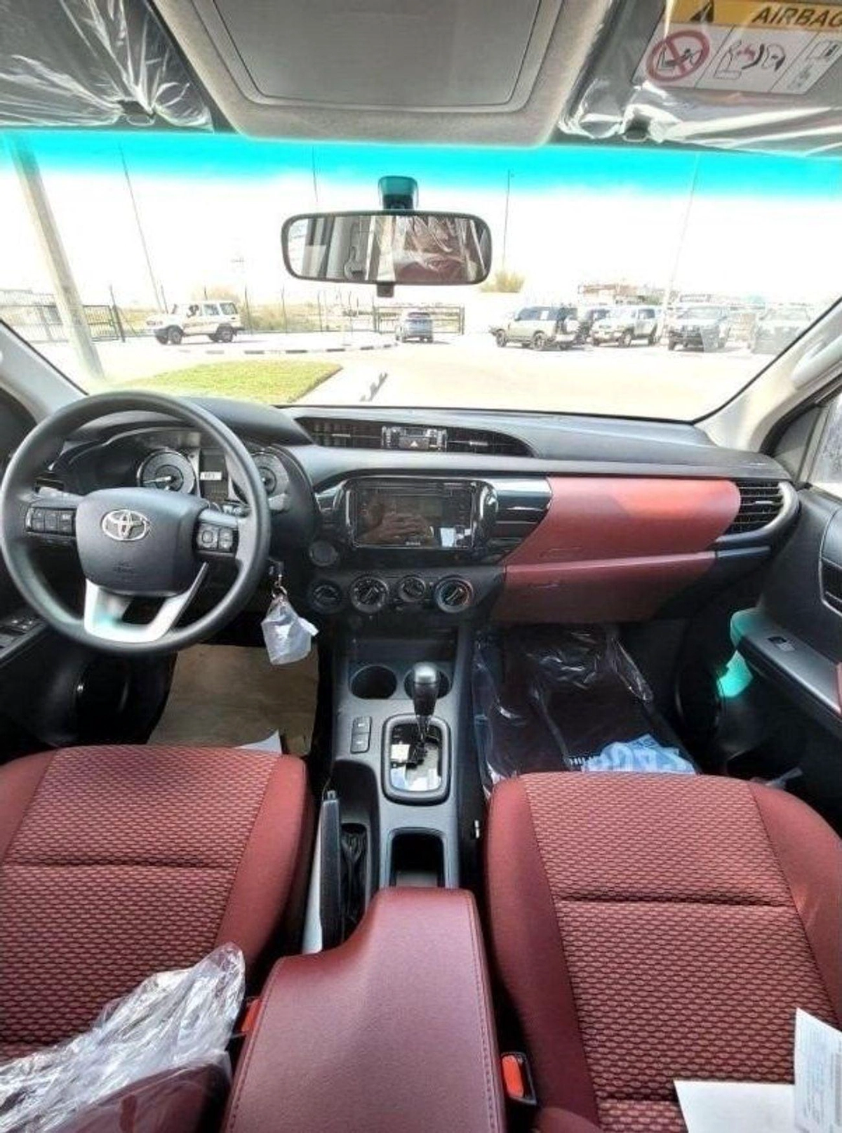 Toyota Hilux Toyota Hilux 2.7L Petrol Automatic Mid Option 2025-9-0