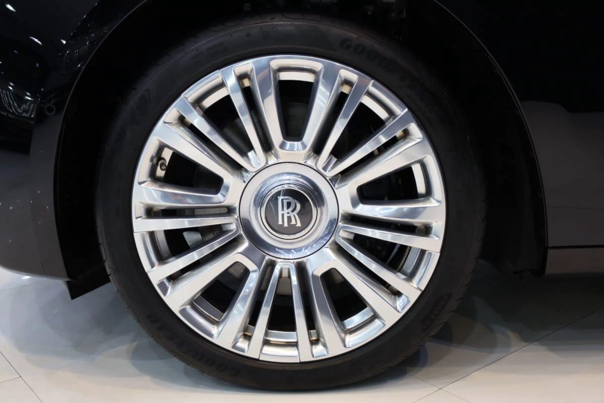 Rolls-Royce Ghost EWB-4-4