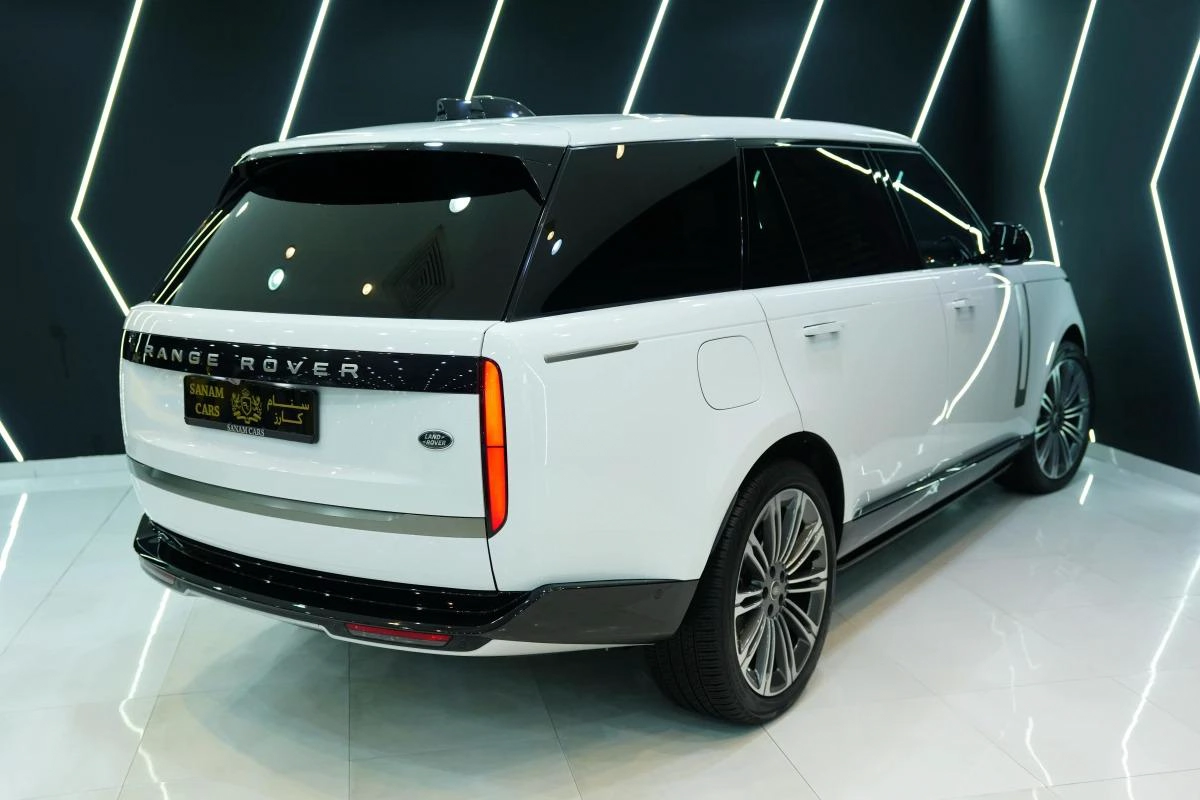 Land Rover Range Rover Vogue P400 SE LWB-3-3
