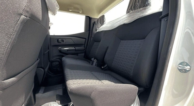 Mitsubishi L200 Mitsubishi L200 2.4L DIESEL DC 4WD GL New Face 5MT-12