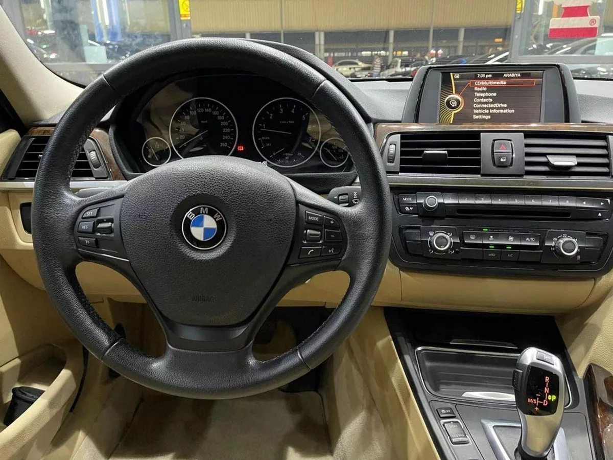 BMW 320i FULL OPTIONS Exclusive 2.0L BMW 3 Series 320 2014-14-0