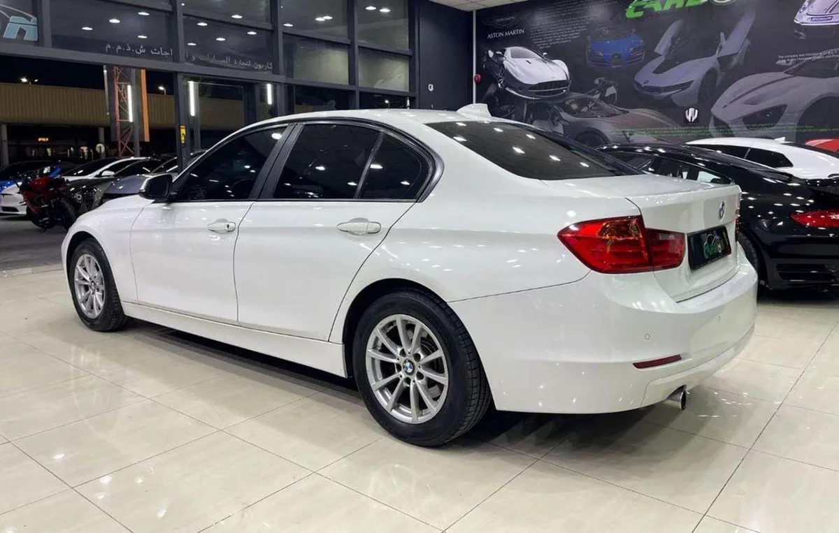 BMW 320i FULL OPTIONS Exclusive 2.0L BMW 3 Series 320 2014-8-0