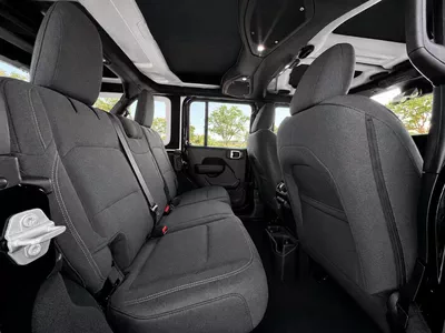 Jeep Wrangler Unlimited SPORT 2.0L A/T-9