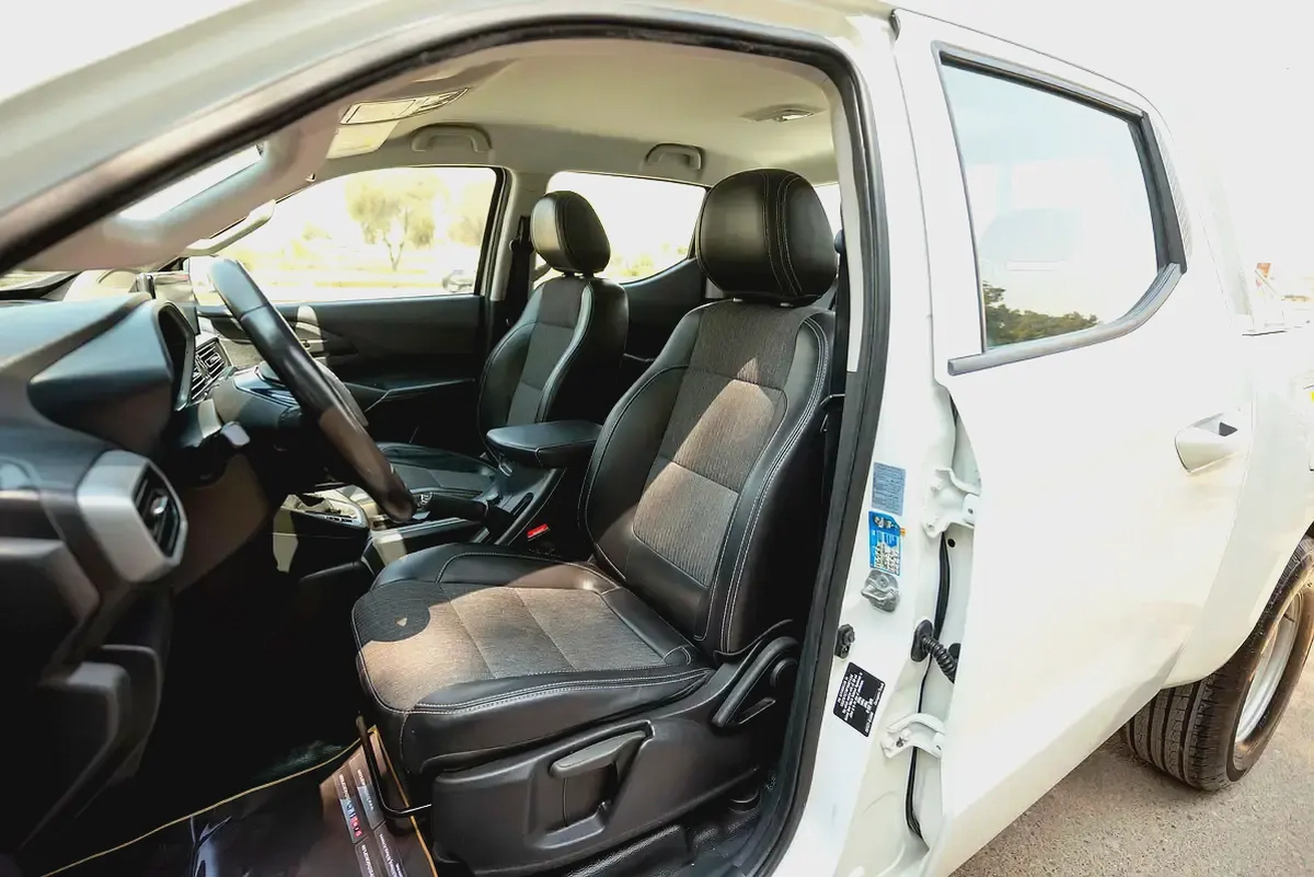 Landtrek | Double Cabin 4X2 Automatic | Petrol | GCC Specs | Ref#P07436-8-8