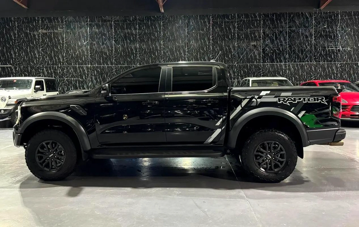 EXCLUSIVE DEAL BY ZEUS AUTOS | GCC | AL TAYER WARRANTY 2028 | AL TAYER SERVICE 2028 | EXCELLENT-4-4