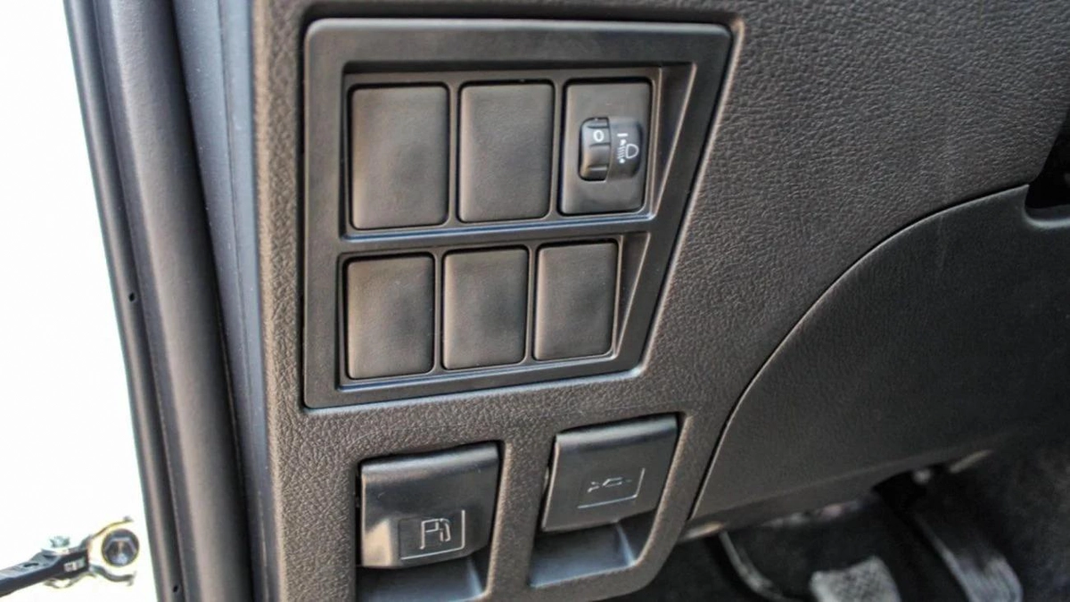Toyota Hilux TOYOTA HILUX BASIC OPTION 2024 V4 DIESEL 2.4L-2-2