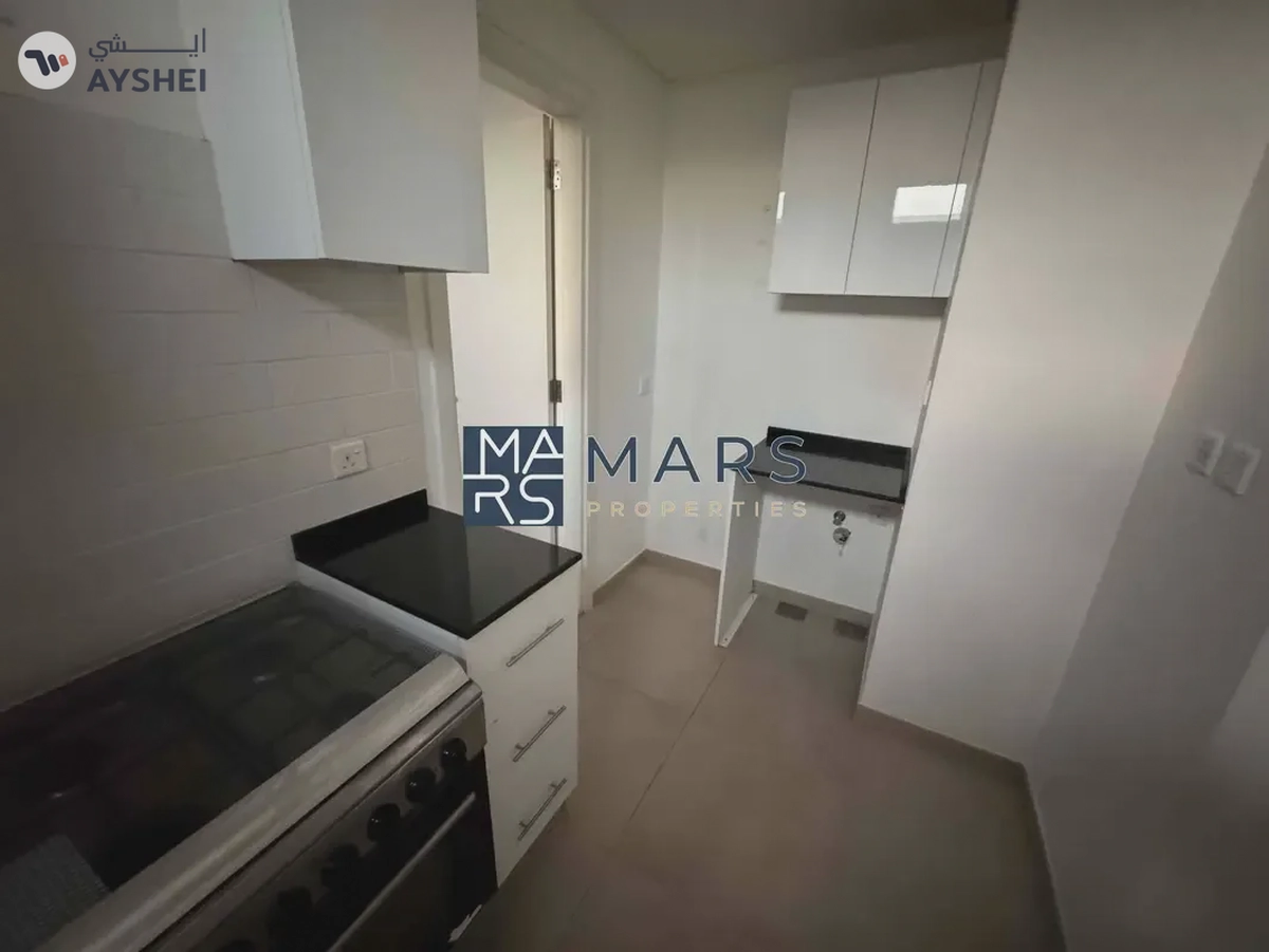 Middle Unit Ready to Move In Excellent Community-10-10