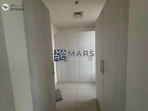 Middle Unit Ready to Move In Excellent Community