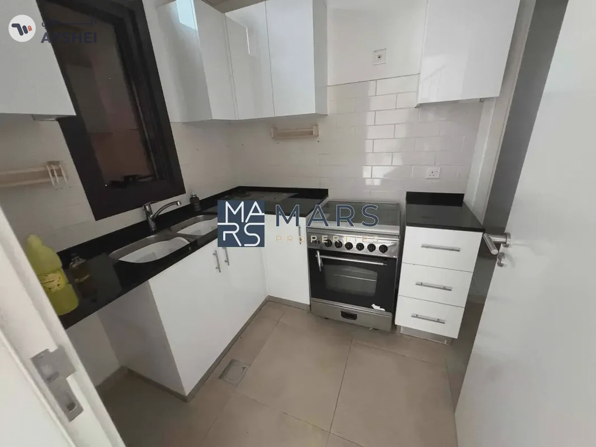 Middle Unit Ready to Move In Excellent Community-9-9