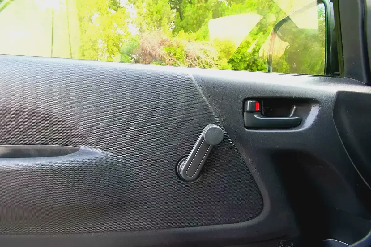 Toyota Hiace Standard Roof | Delivery Van | GCC Specs | Ref#T24064-11-11